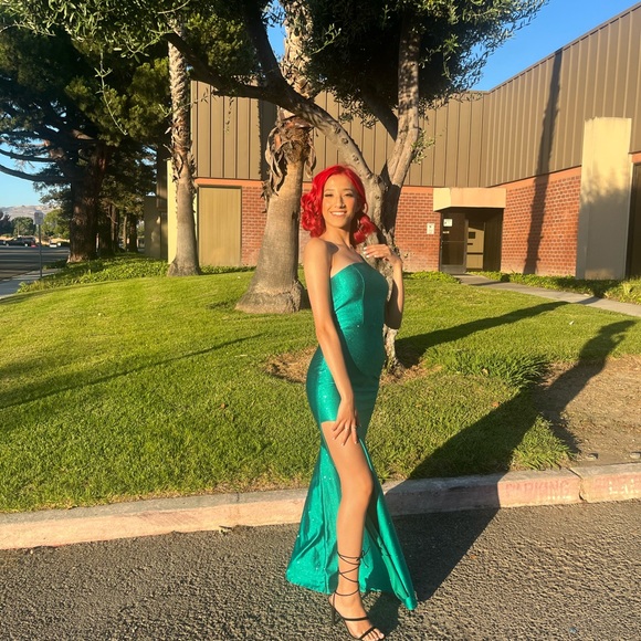 Elegant Teal One-Shoulder Dress - Picture 3 of 3